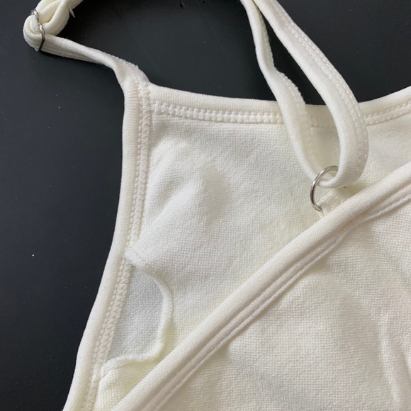 White/cream workout set with biker shorts - Picture 4 of 8